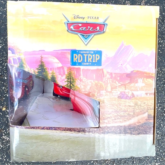 Disney Lightning McQueen RC Car - Picture 3 of 6